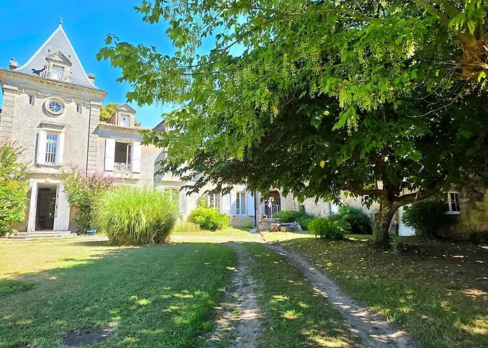 Chateau De Boismartin - Domaine Dans La Nature Feriehus *
